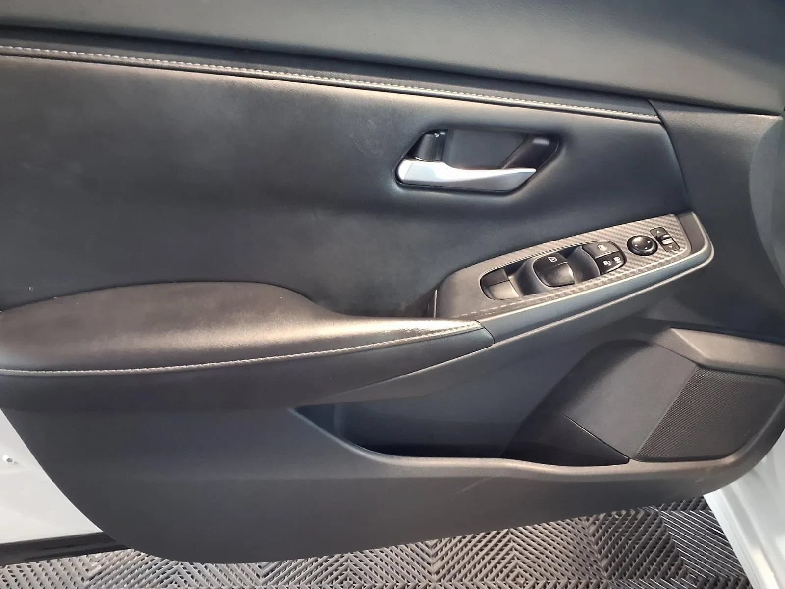 Used 2023 Nissan Sentra SV FWD image 15