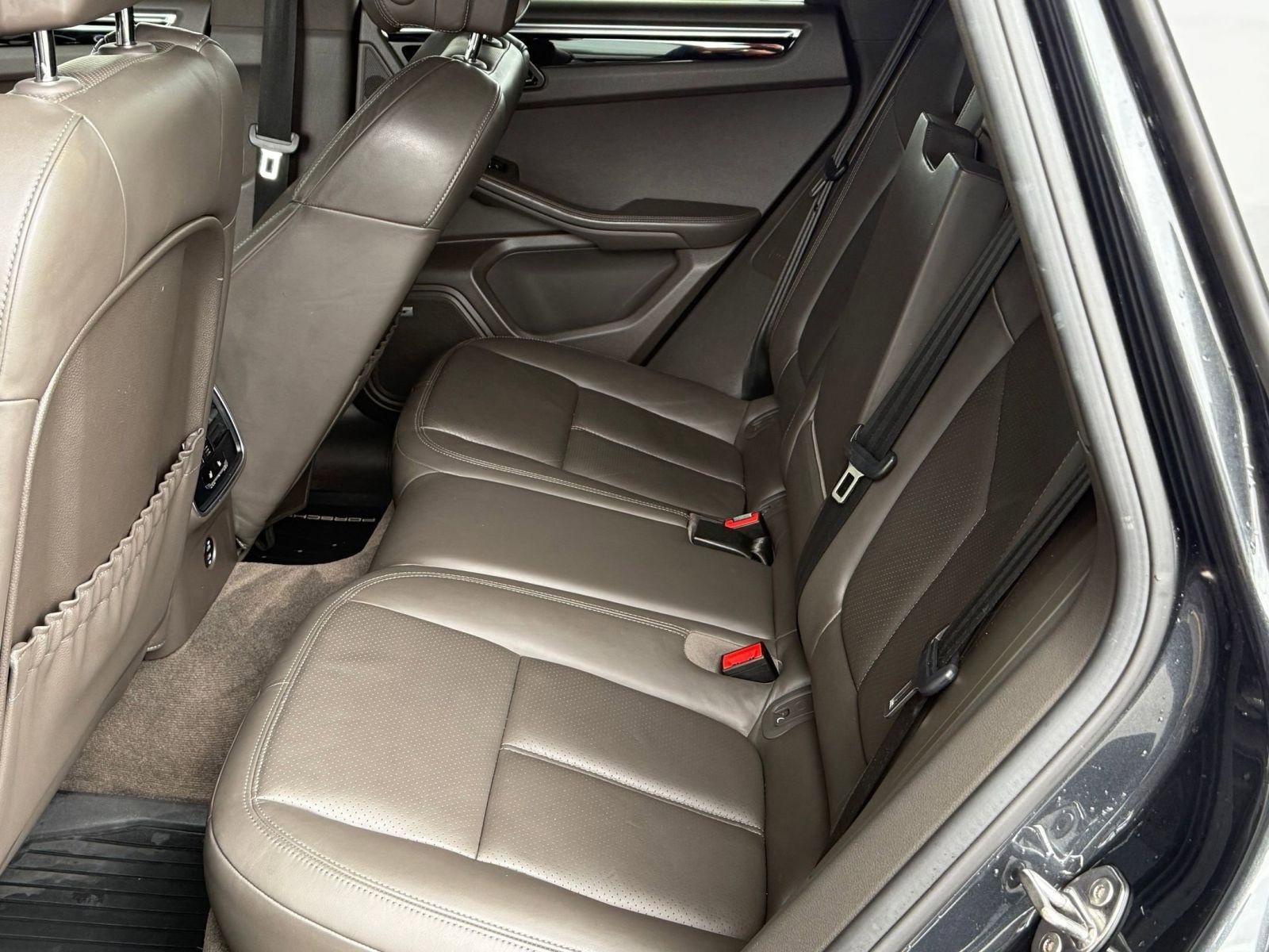 Used 2020 Porsche Macan AWD image 15