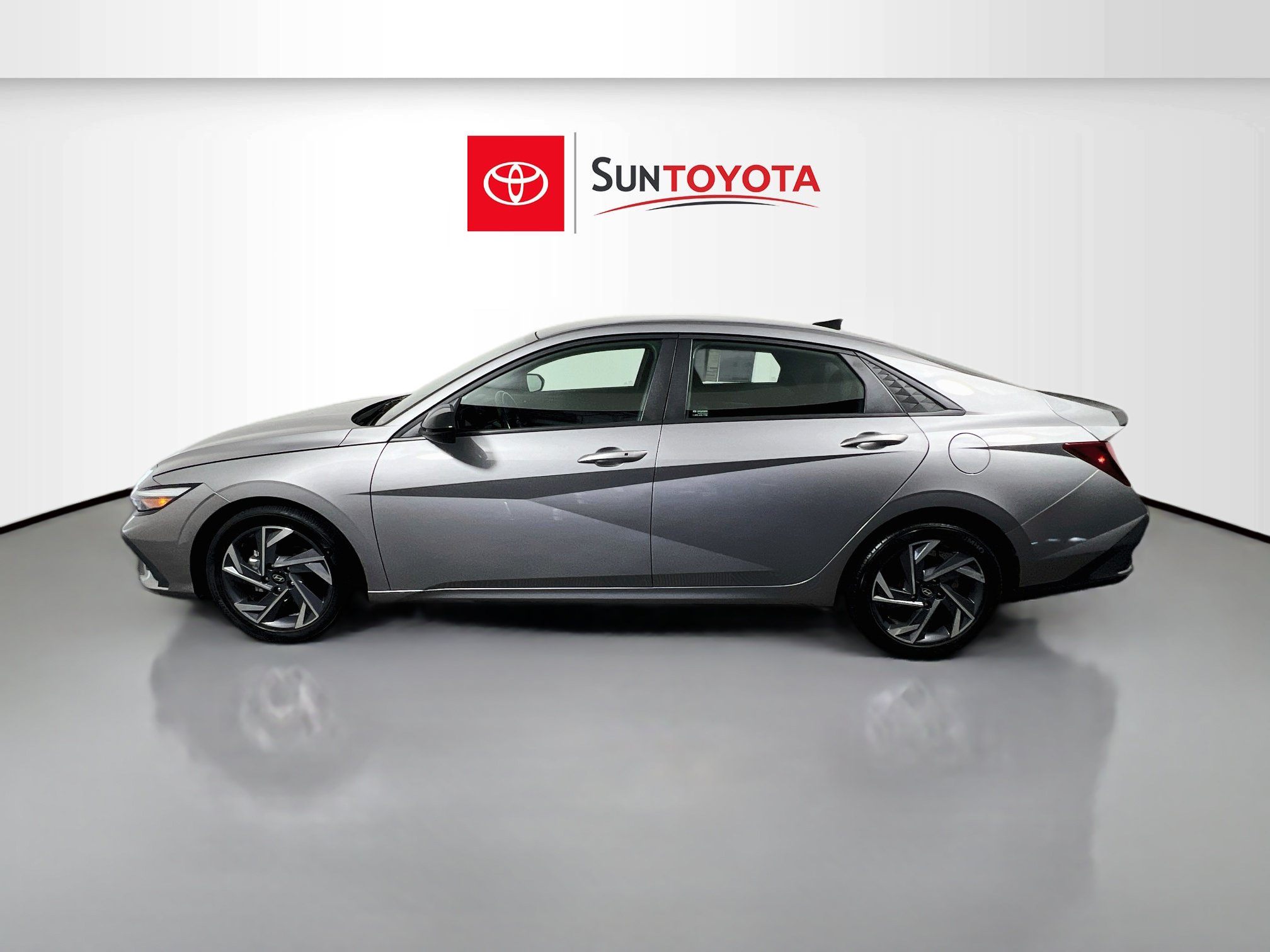 Used 2025 Hyundai Elantra Sport FWD image 7
