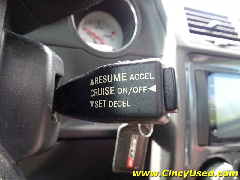 Used 2009 Dodge Challenger SRT8 w/ SRT Option Group II RWD image 21
