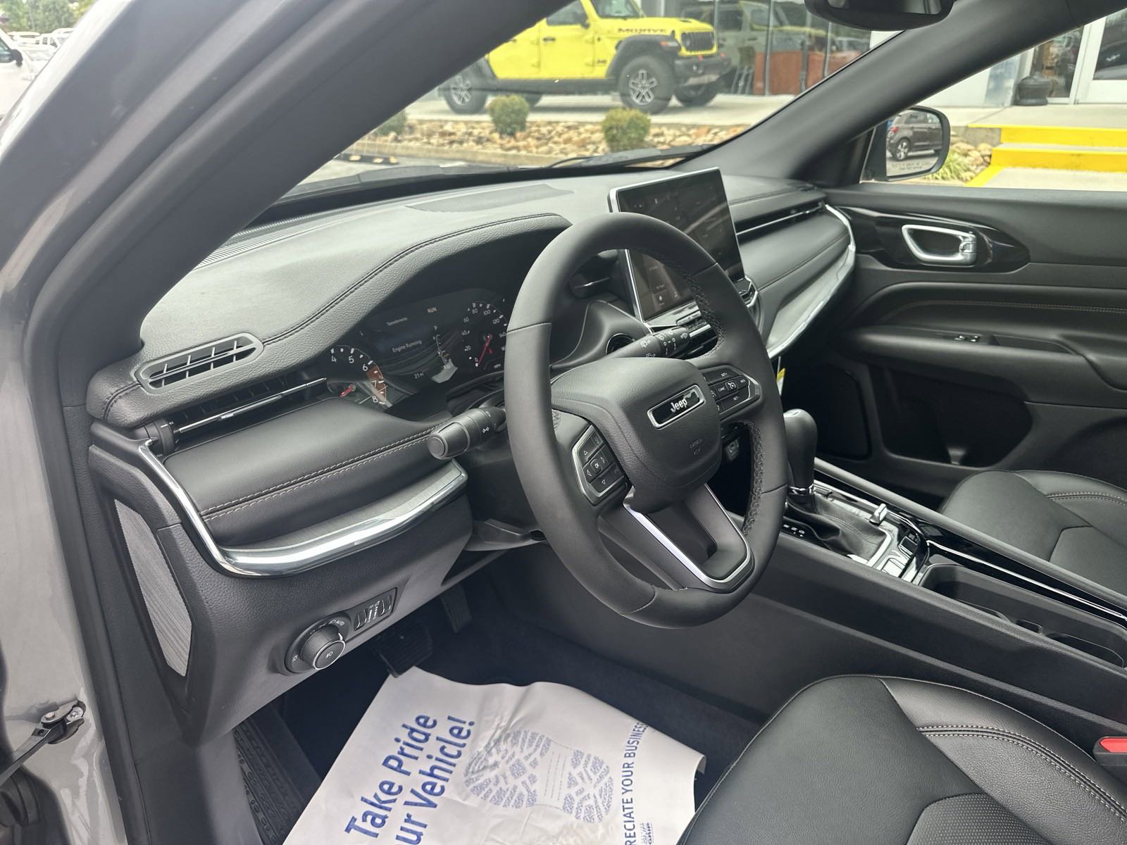 Used 2023 Jeep Compass Limited image 14