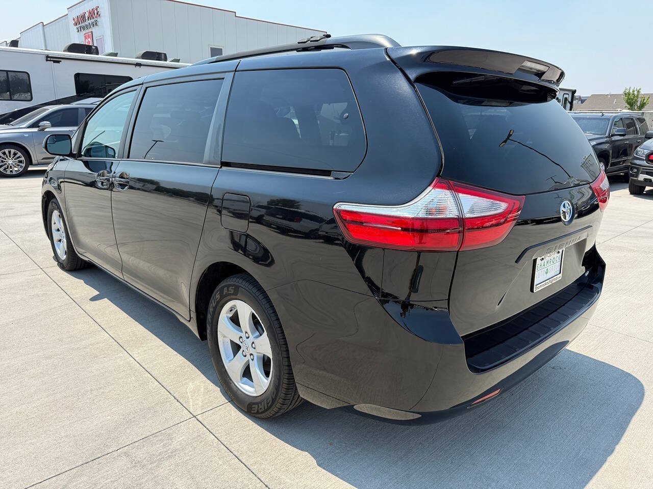 Used 2017 Toyota Sienna LE FWD image 5