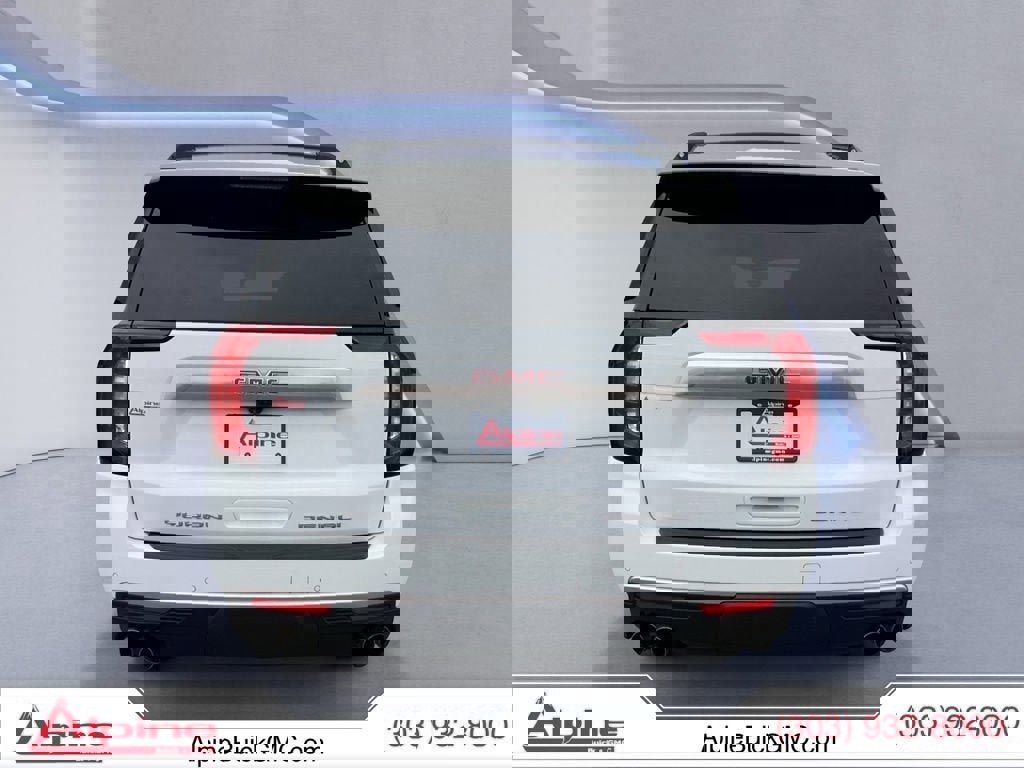Used 2022 GMC Yukon XL Denali w/ Denali Premium Package image 4