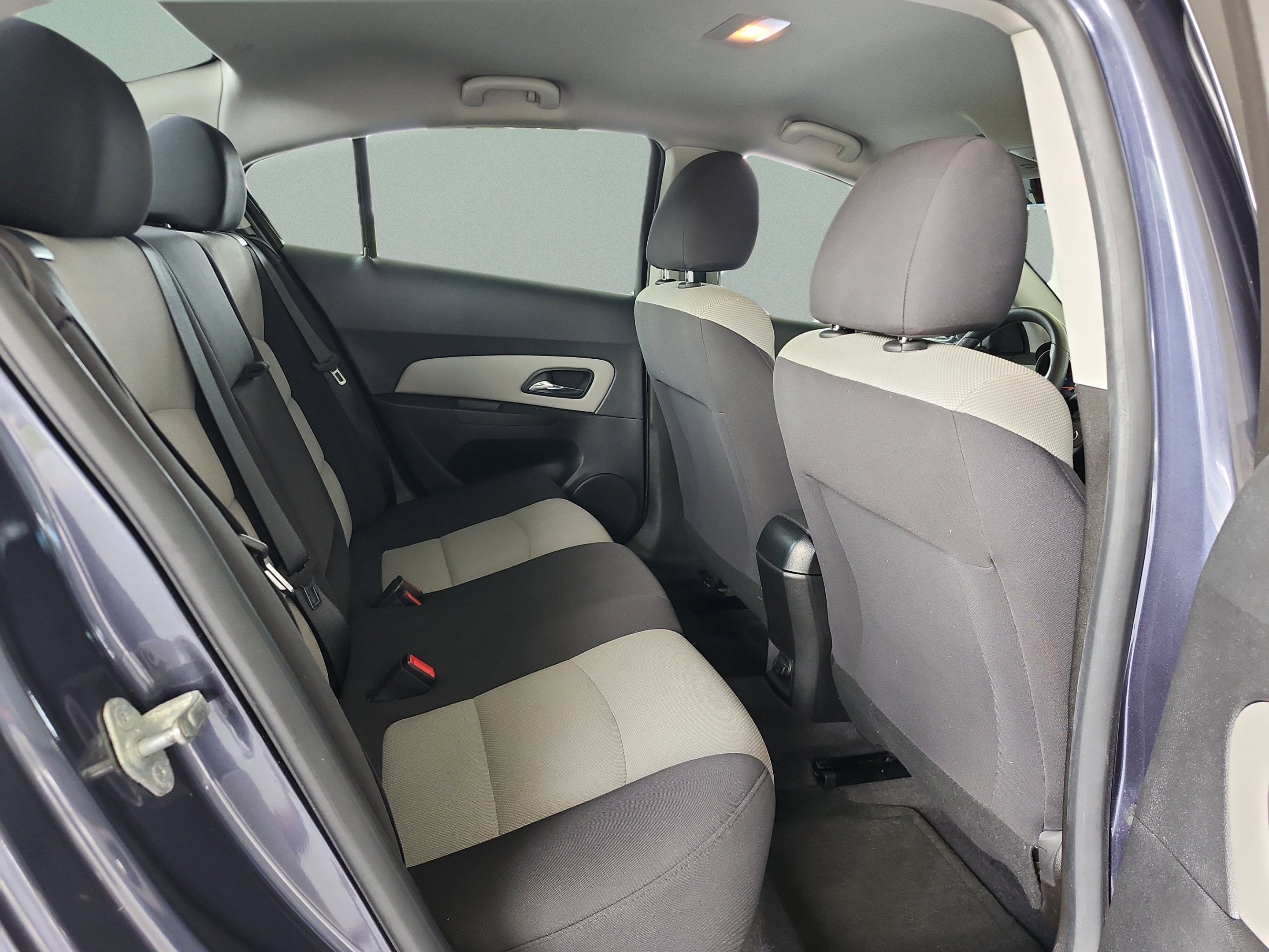 Used 2013 Chevrolet Cruze LS FWD image 20