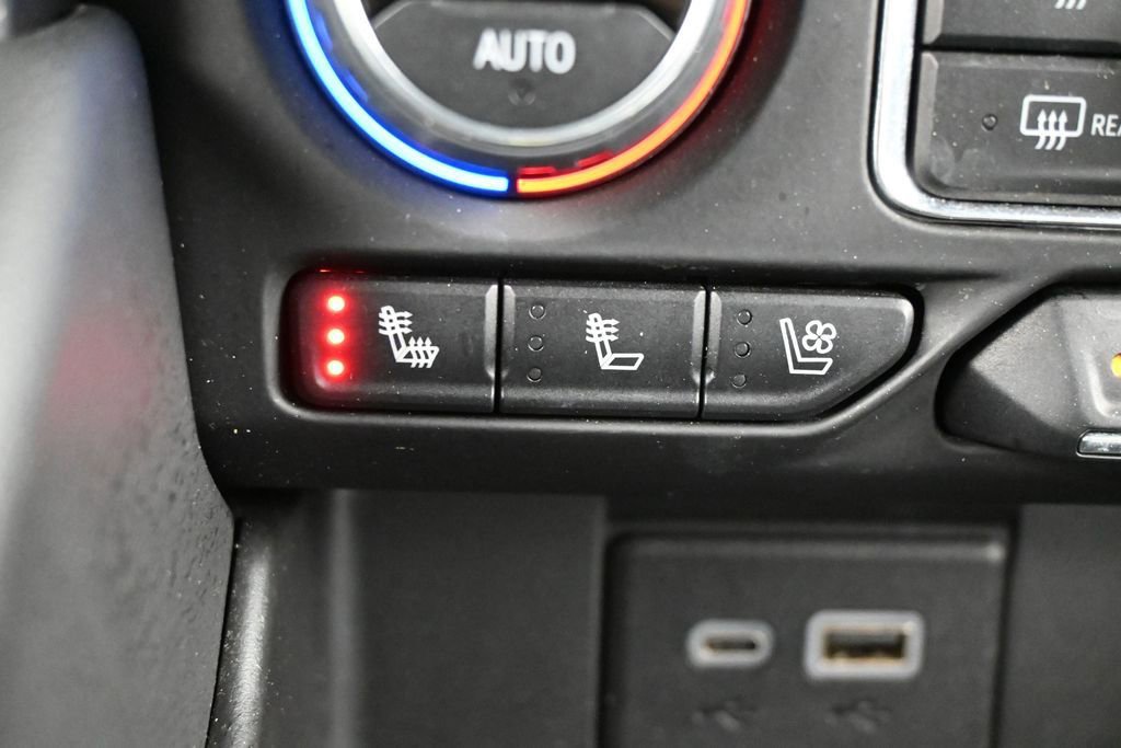 Used 2023 Chevrolet Suburban Premier AWD/4WD image 22