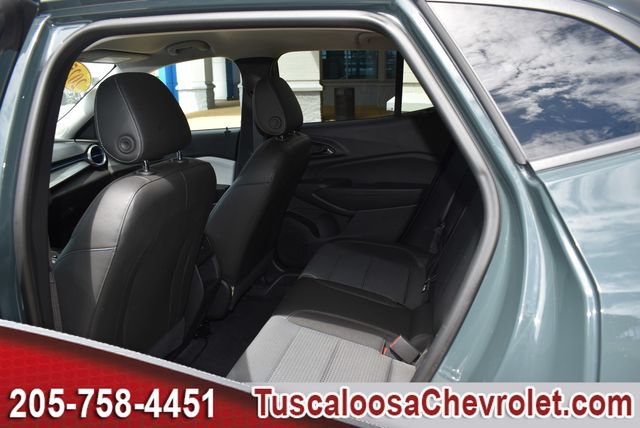 Used 2025 Chevrolet Trax LT FWD image 19