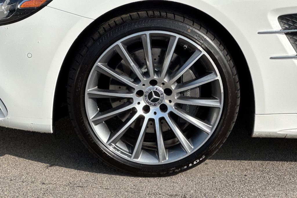 Used 2020 Mercedes-Benz SL 550 image 33