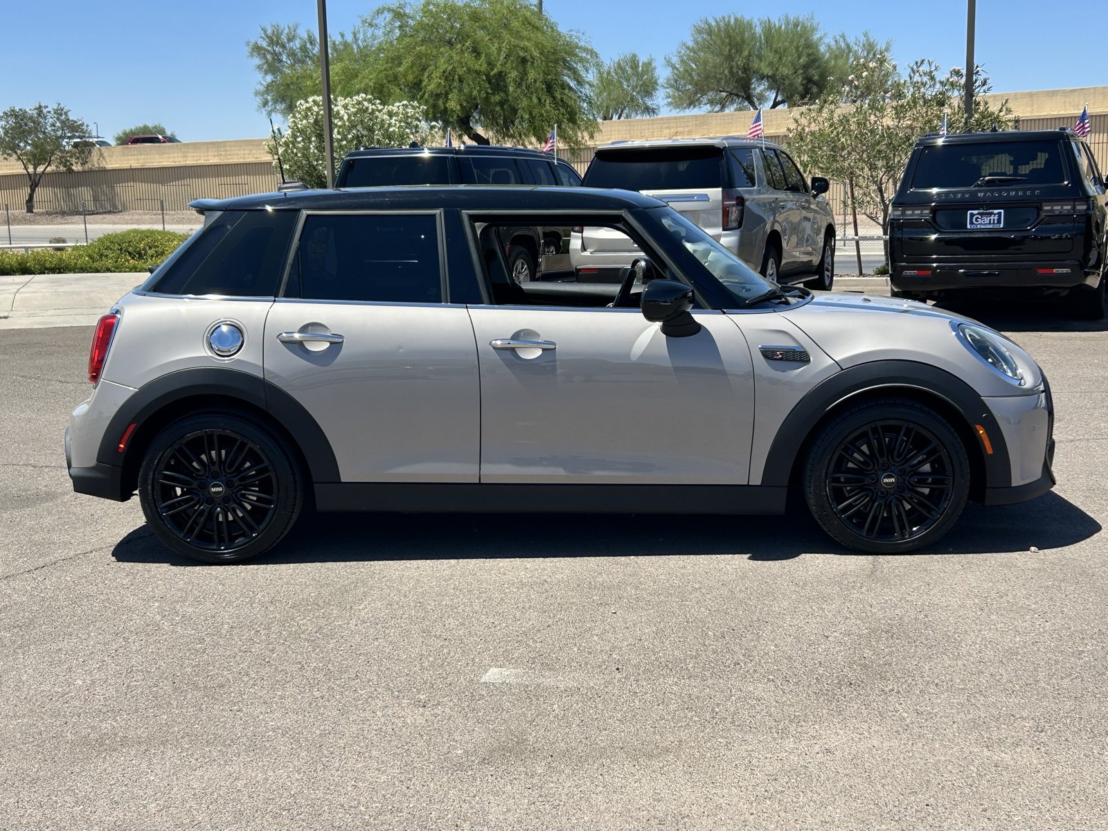 Used 2022 MINI Cooper S w/ Driver Assistance Package FWD image 6