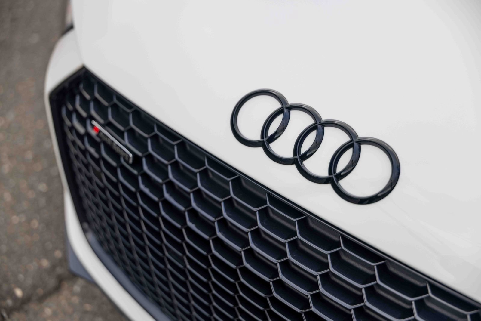 Used 2018 Audi R8 V10 RWD image 24