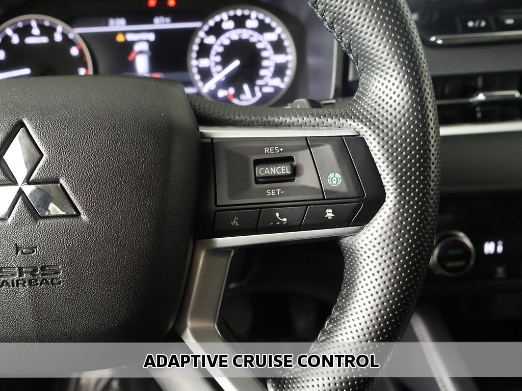 Used 2024 Mitsubishi Outlander SE Black Edition image 4