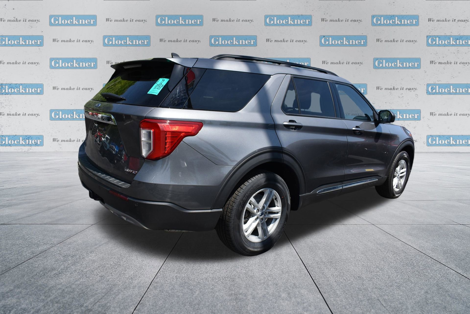 Used 2023 Ford Explorer XLT w/ Equipment Group 202A AWD/4WD image 3