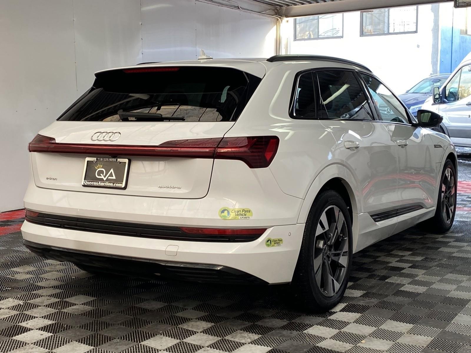 Used 2022 Audi e-tron Premium image 6