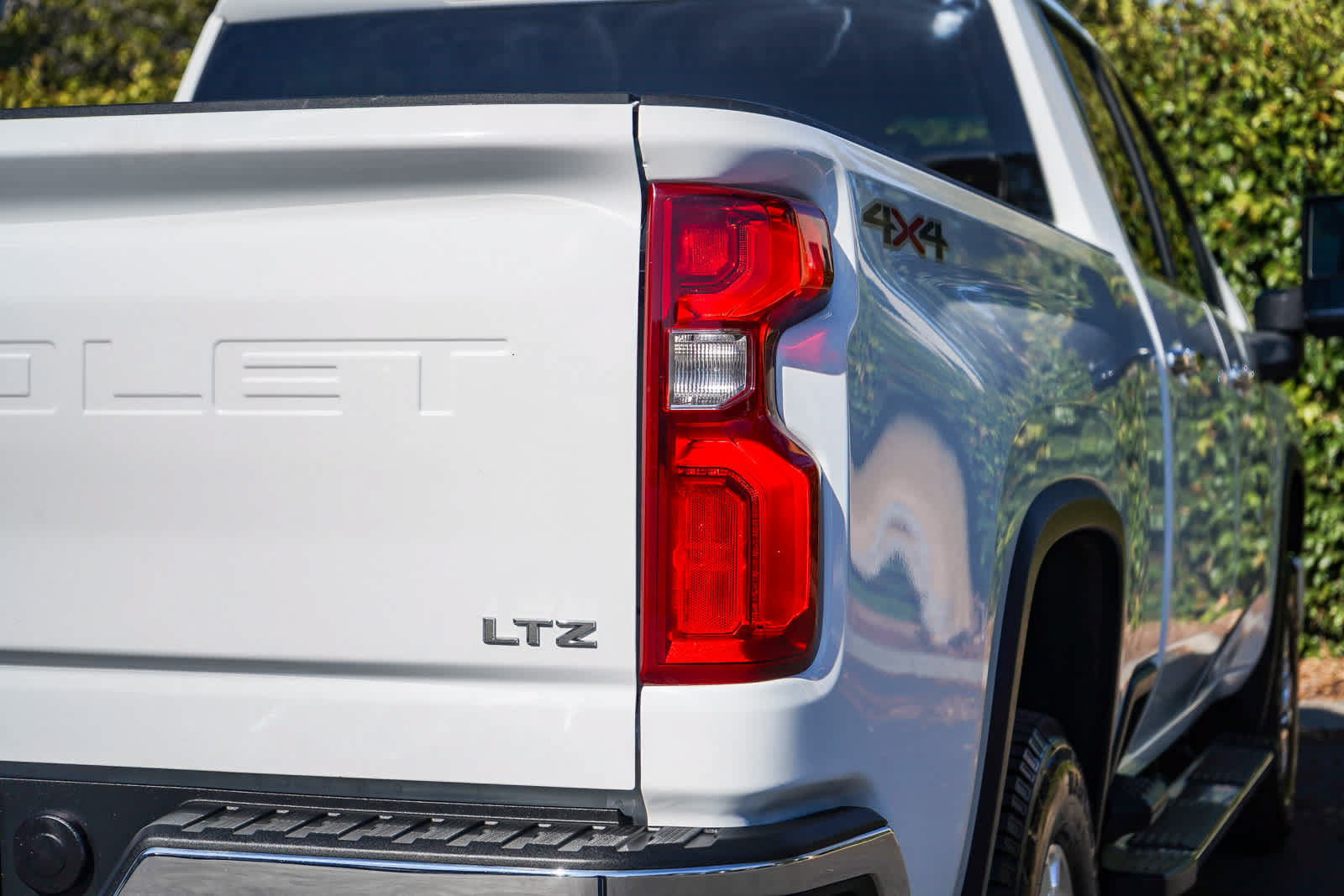 Used 2024 Chevrolet Silverado 2500 LTZ AWD/4WD image 7