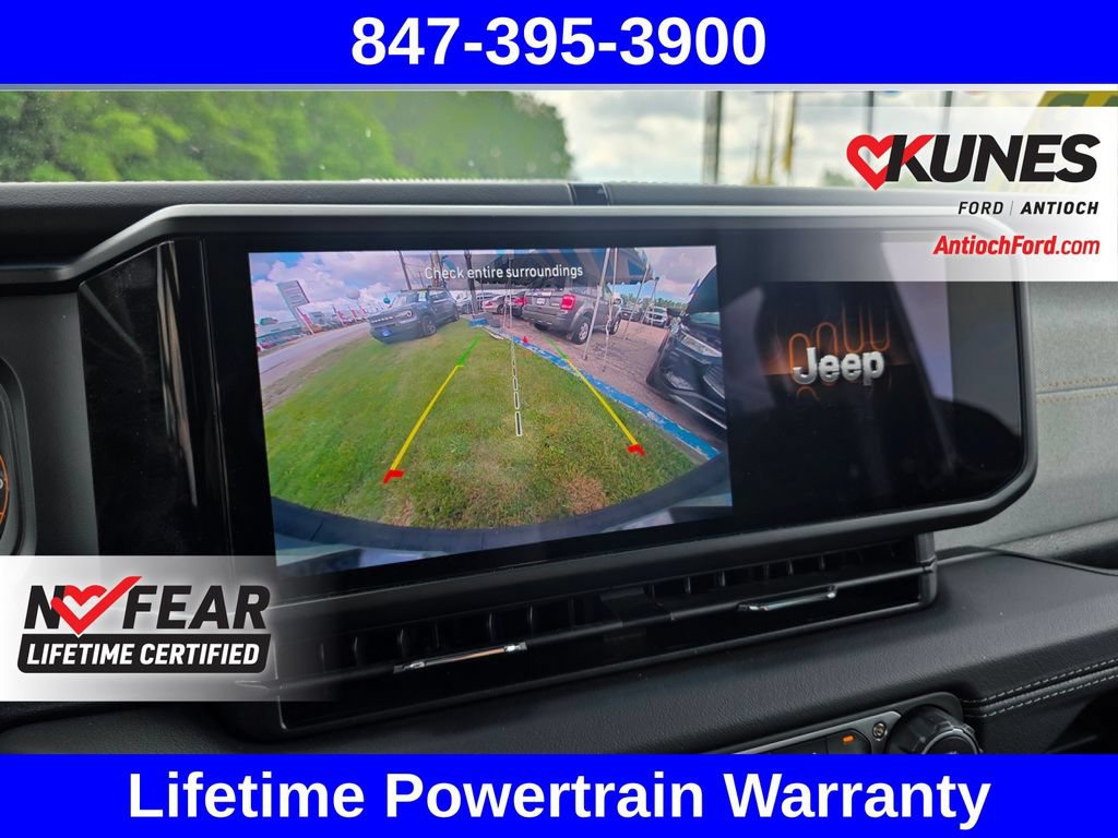Used 2025 Jeep Wrangler Unlimited Sahara AWD/4WD image 50