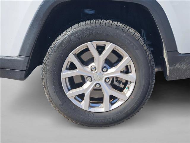 Used 2022 Jeep Grand Cherokee L Limited w/ Trailer Tow Group (B) image 5