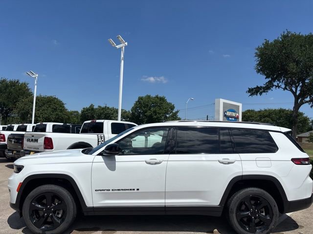 Used 2023 Jeep Grand Cherokee L Laredo AWD/4WD image 8