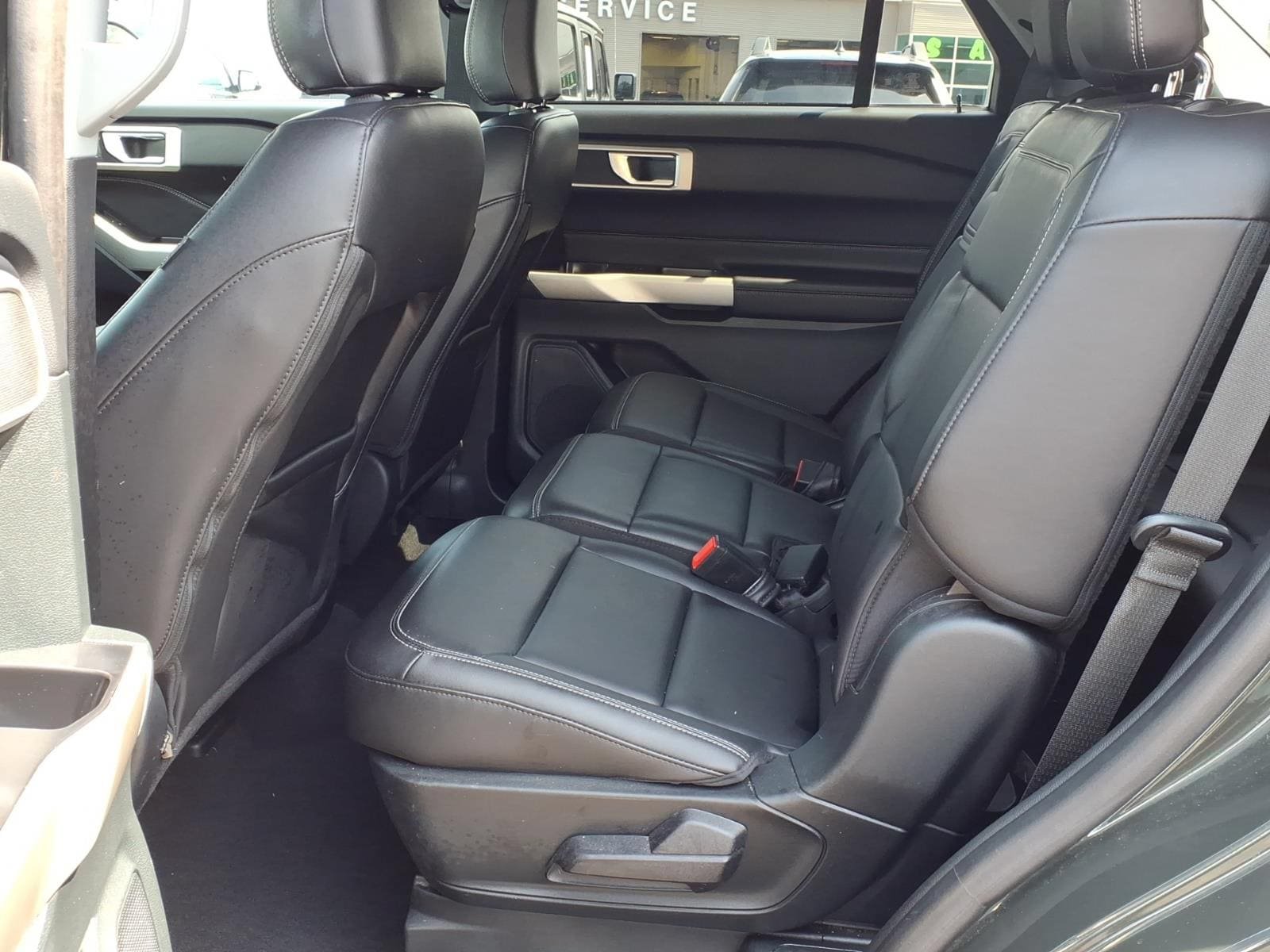 Certified 2023 Ford Explorer XLT w/ Equipment Group 202A AWD/4WD image 4