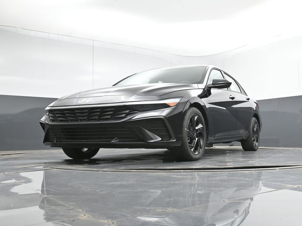 New 2026 Hyundai Elantra SEL Sport Premium FWD image 9