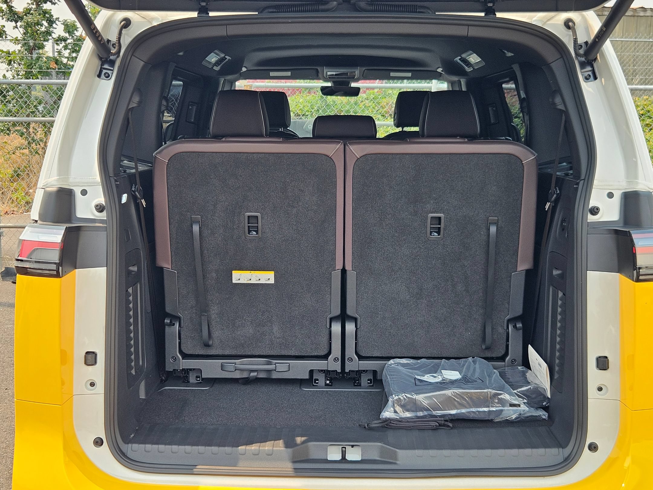 New 2025 Volkswagen ID. Buzz Pro S RWD image 26