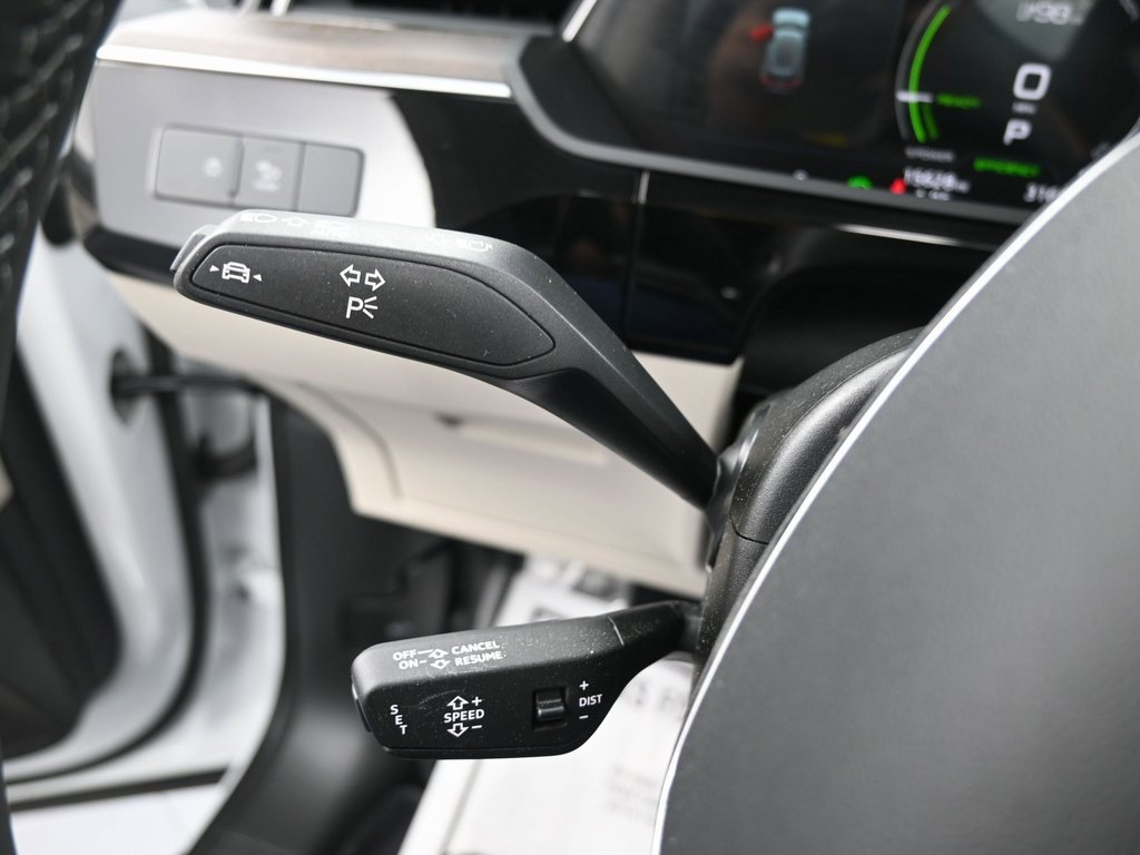 Used 2024 Audi Q8 e-tron Premium image 22