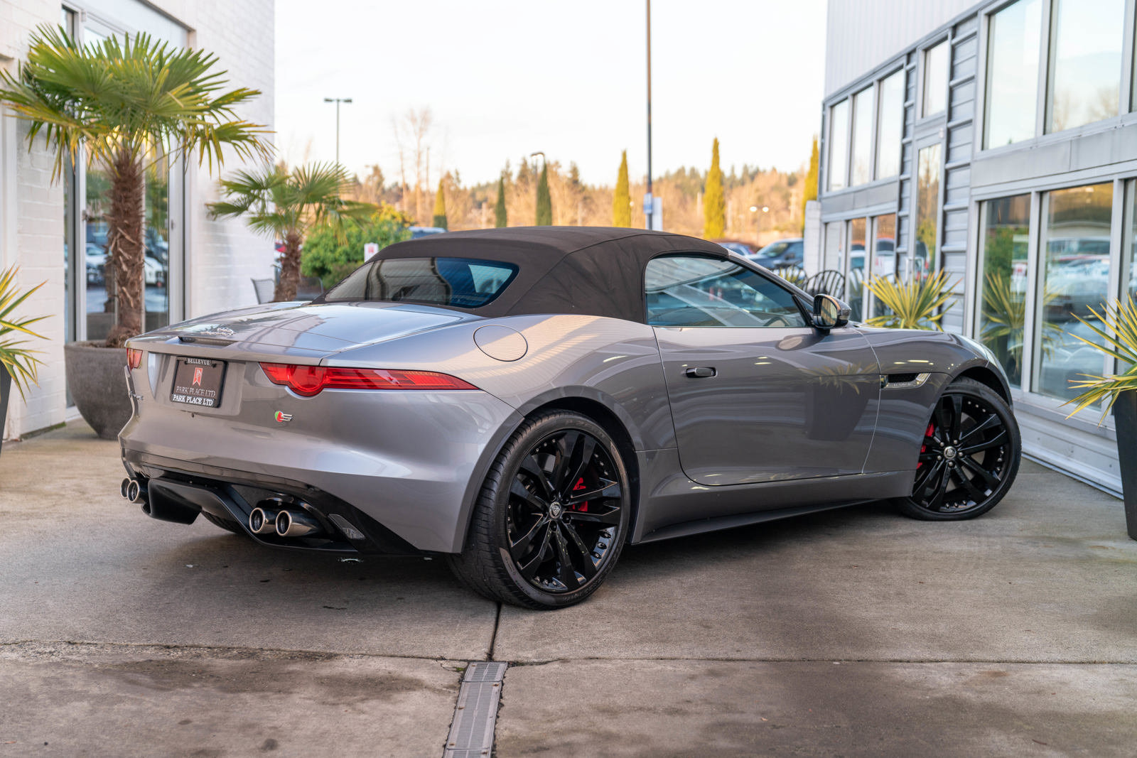 Used 2014 Jaguar F-TYPE S RWD image 9