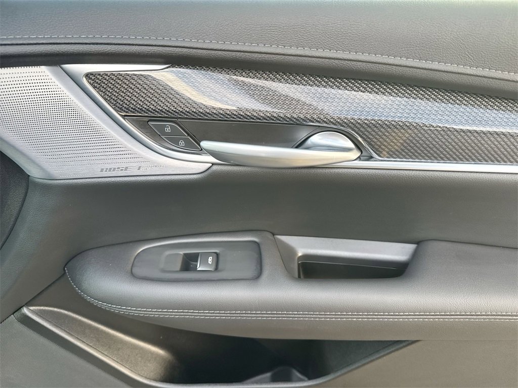 Used 2025 Cadillac XT5 Sportv w/ LPO, Floor Liner Package image 32