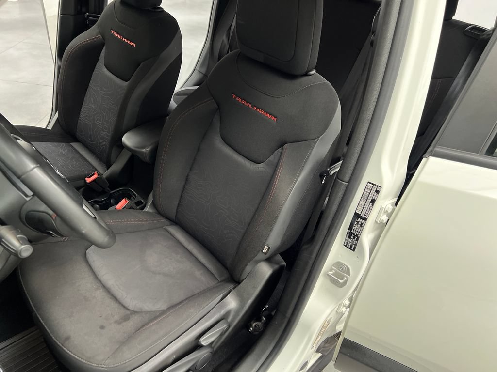 Used 2023 Jeep Renegade Trailhawk AWD/4WD image 11