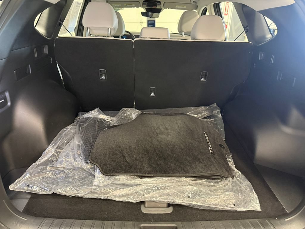 Certified 2025 Hyundai Tucson SE AWD/4WD image 30