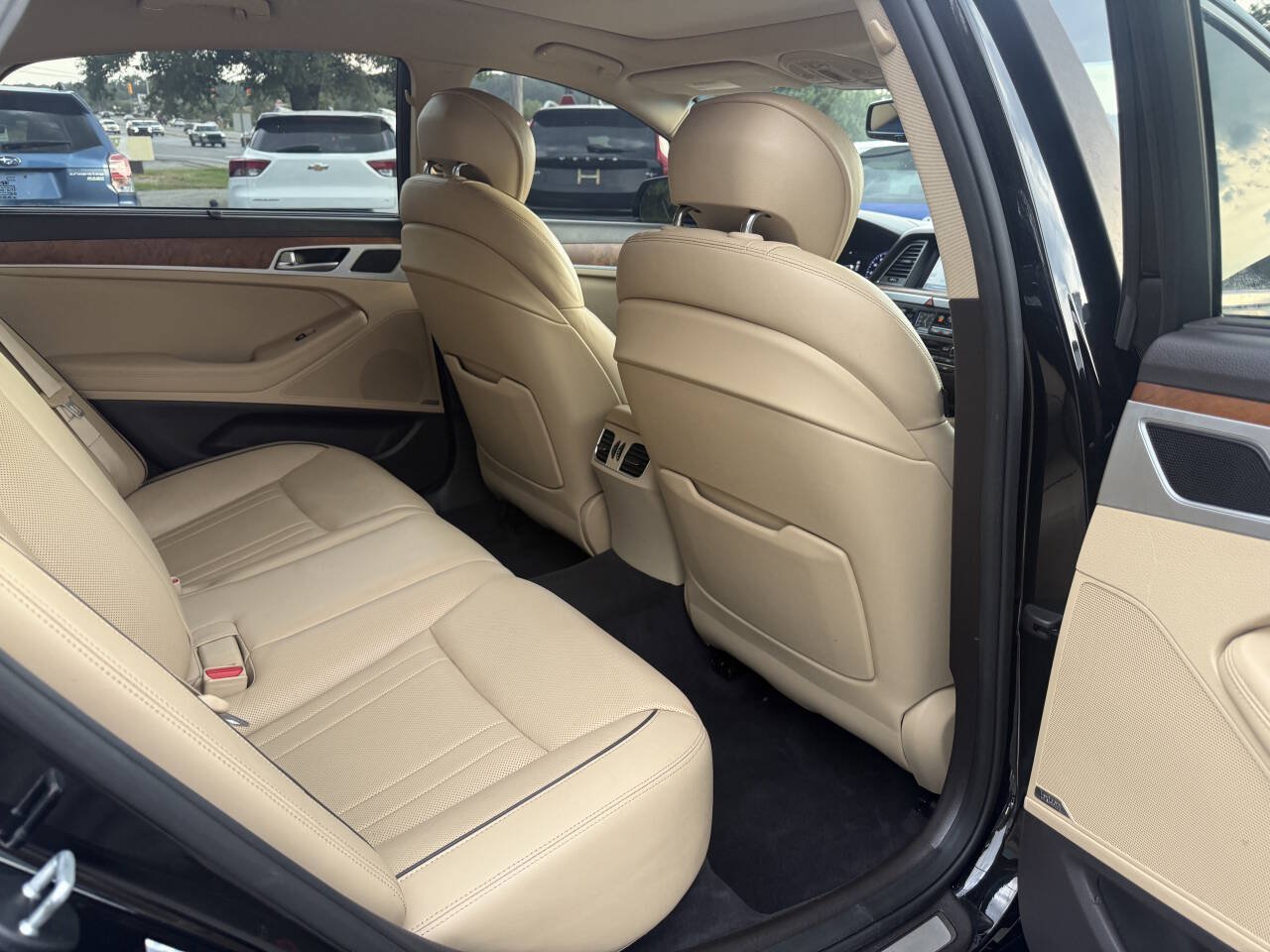 Used 2015 Hyundai Genesis 5.0 RWD image 15