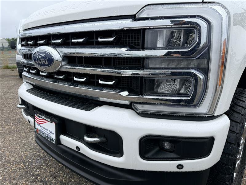 Used 2023 Ford F350 Lariat w/ Lariat Ultimate Package AWD/4WD image 10
