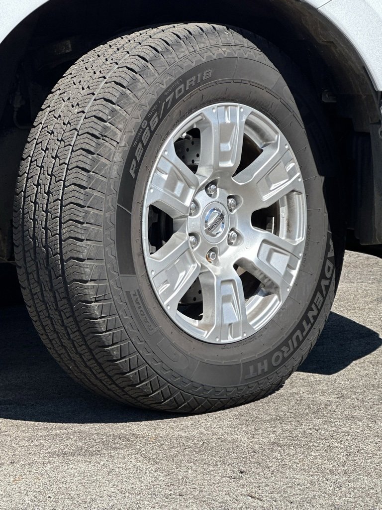 Used 2018 Nissan Titan SV w/ SV Convenience Package image 12