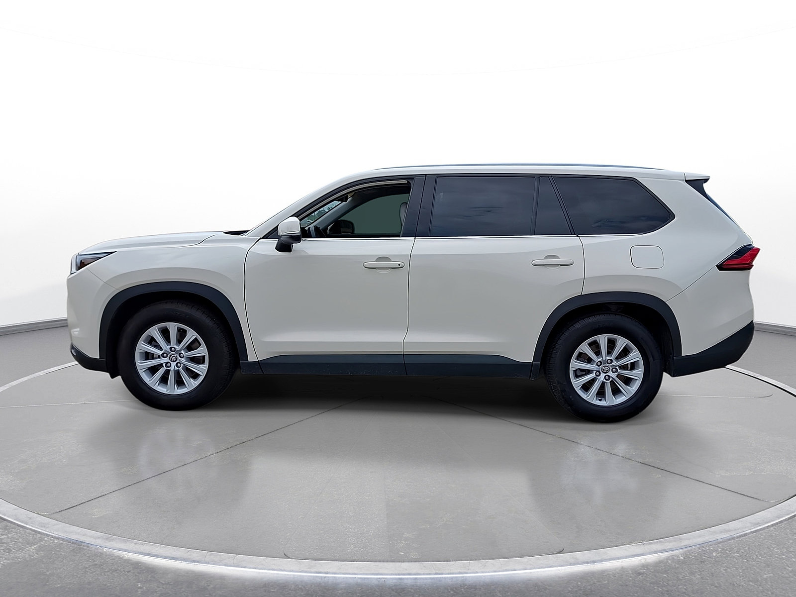 Used 2024 Toyota Grand Highlander AWD image 5