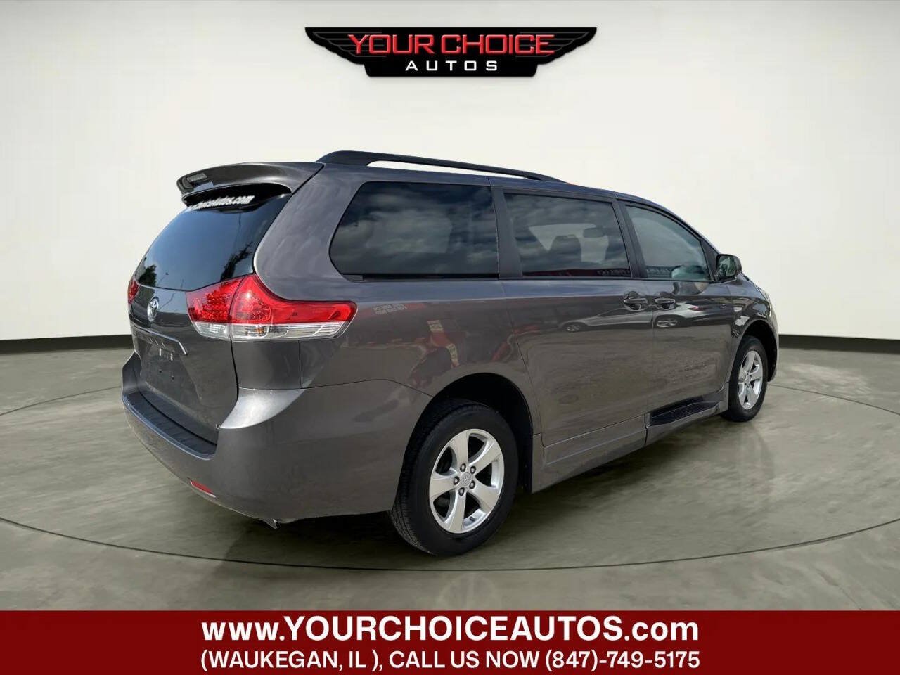 Used 2013 Toyota Sienna LE FWD image 7