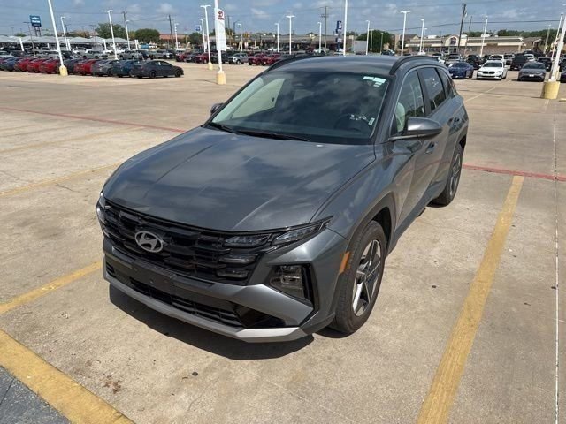 Used 2025 Hyundai Tucson SEL FWD image 3