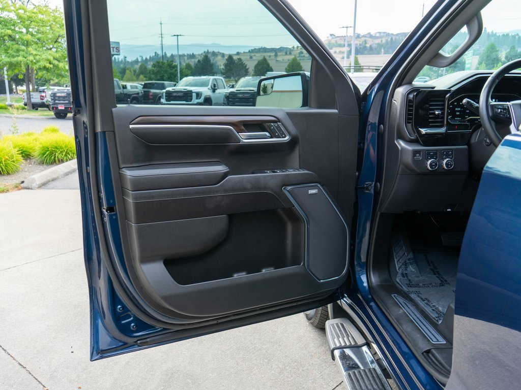 Used 2023 GMC Sierra 1500 SLT w/ SLT Convenience Package image 18