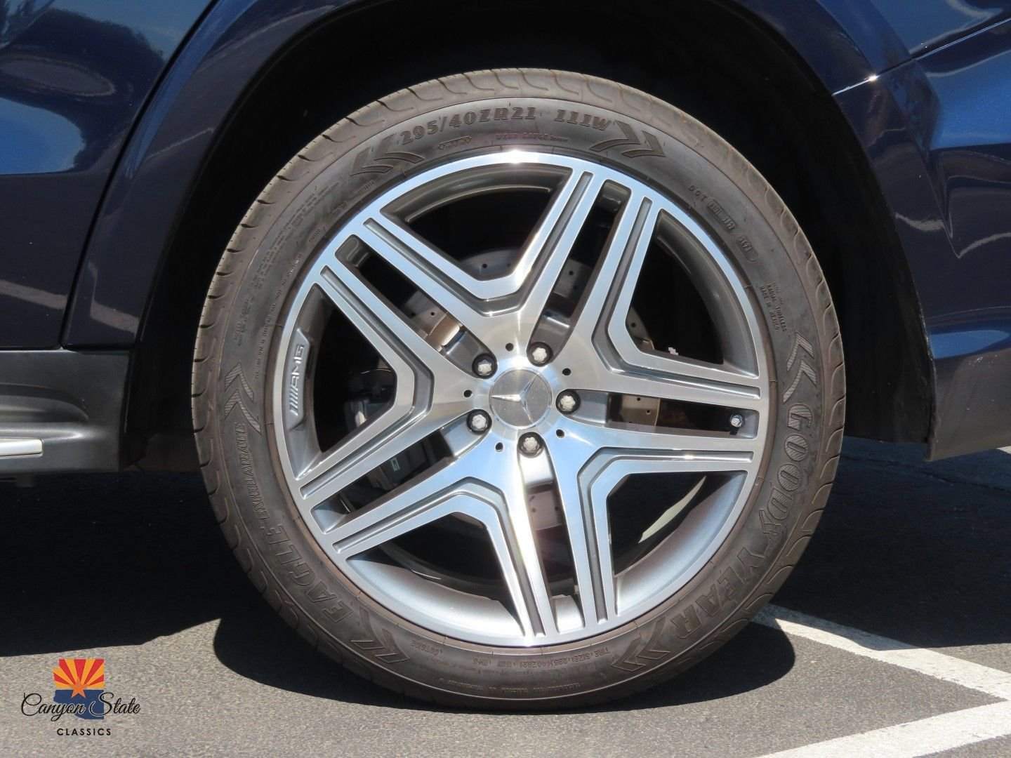 Used 2016 Mercedes-Benz GL 63 AMG 4MATIC image 23