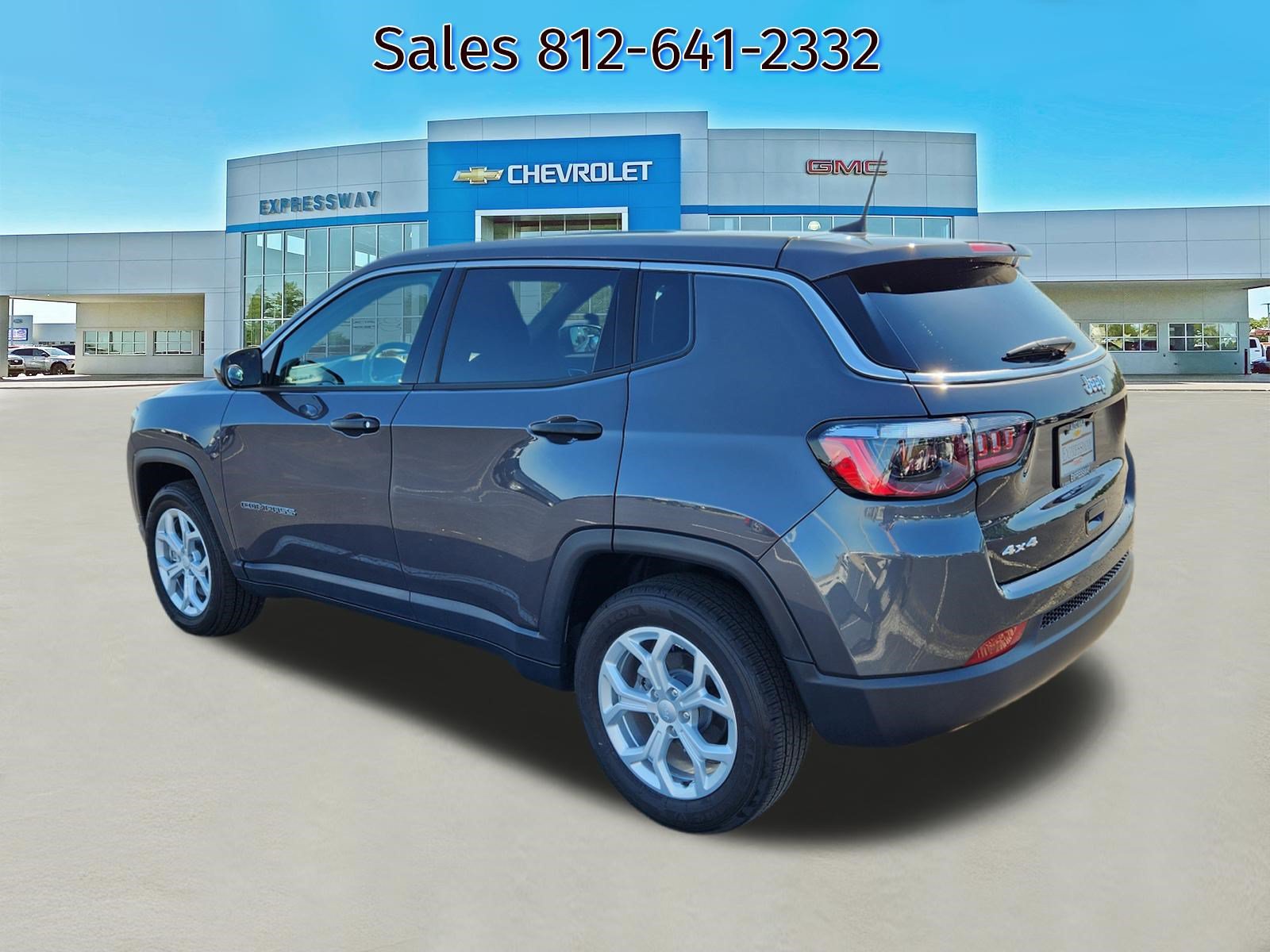 Used 2024 Jeep Compass Sport AWD/4WD image 5