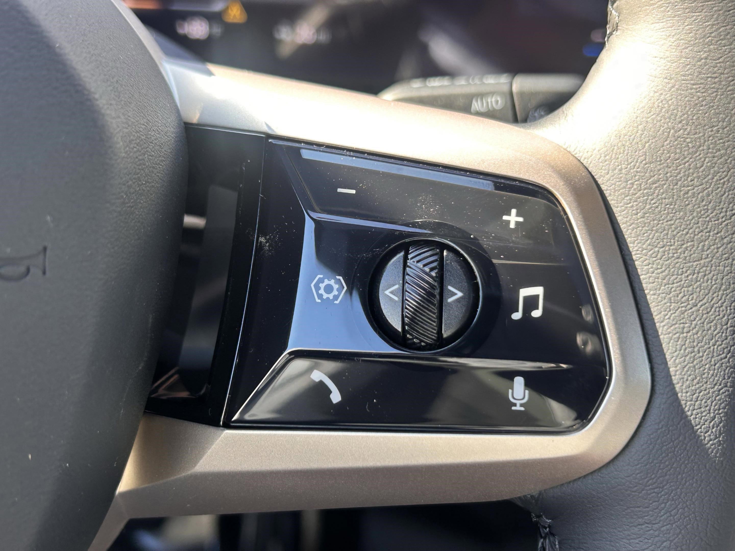 New 2026 BMW iX xDrive45 image 11