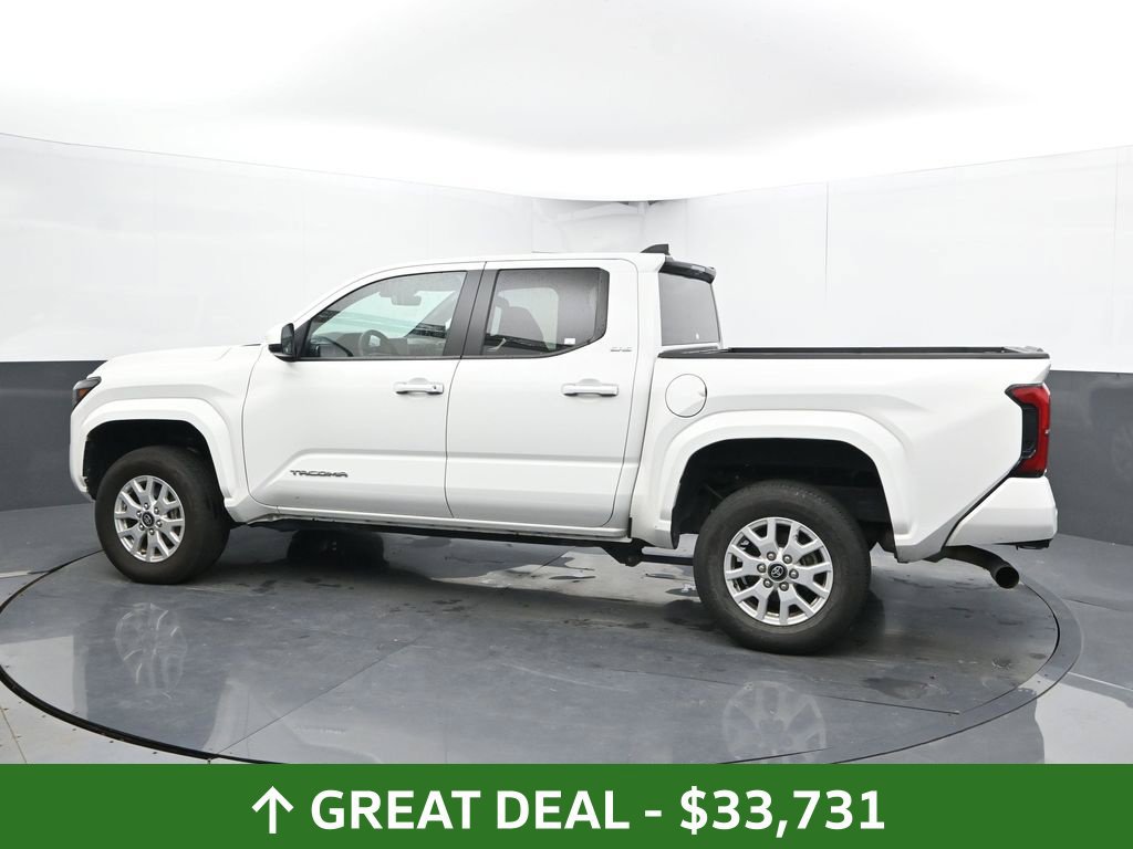 Used 2024 Toyota Tacoma SR5 AWD/4WD image 10