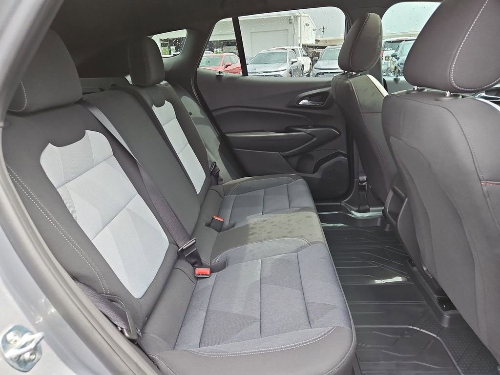 Certified 2025 Chevrolet Trax RS w/ Sunroof Package image 26