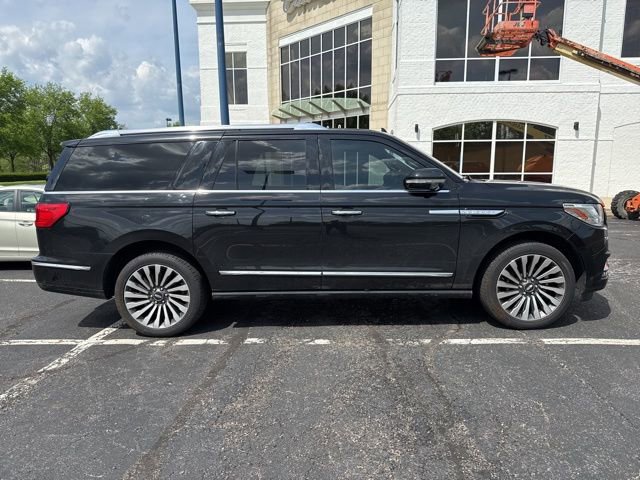 Used 2019 Lincoln Navigator L Reserve AWD/4WD image 2