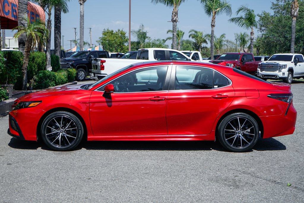 Used 2022 Toyota Camry SE w/ Convenience Package FWD image 5