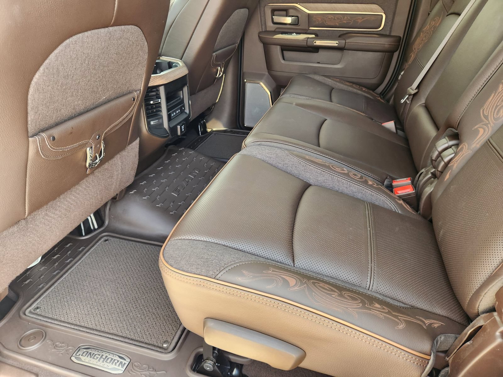 New 2026 RAM 2500 Limited AWD/4WD image 23