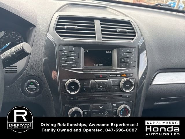 Used 2017 Ford Explorer XLT AWD/4WD image 9