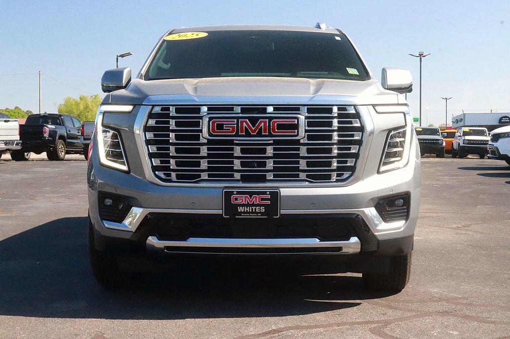 Used 2025 GMC Yukon XL Denali AWD/4WD image 2