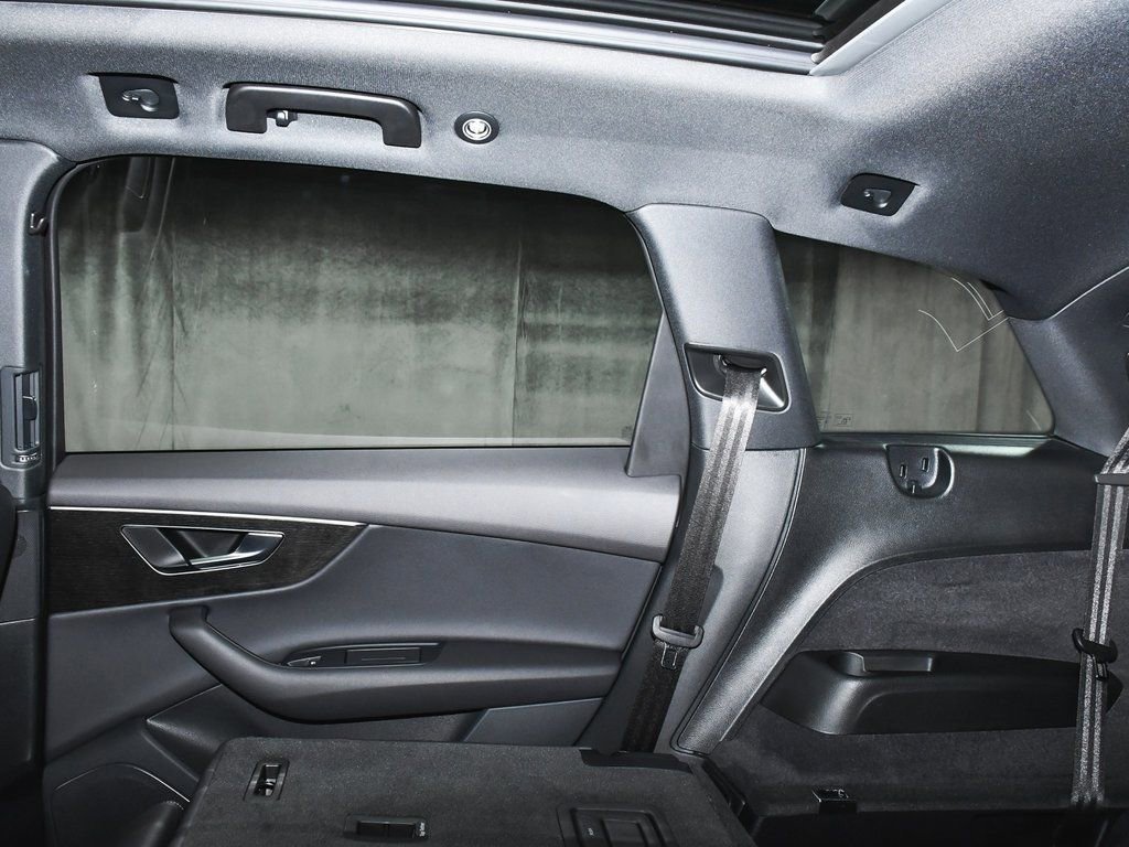 Used 2025 Audi Q7 3.0T Premium w/ Convenience Package image 69