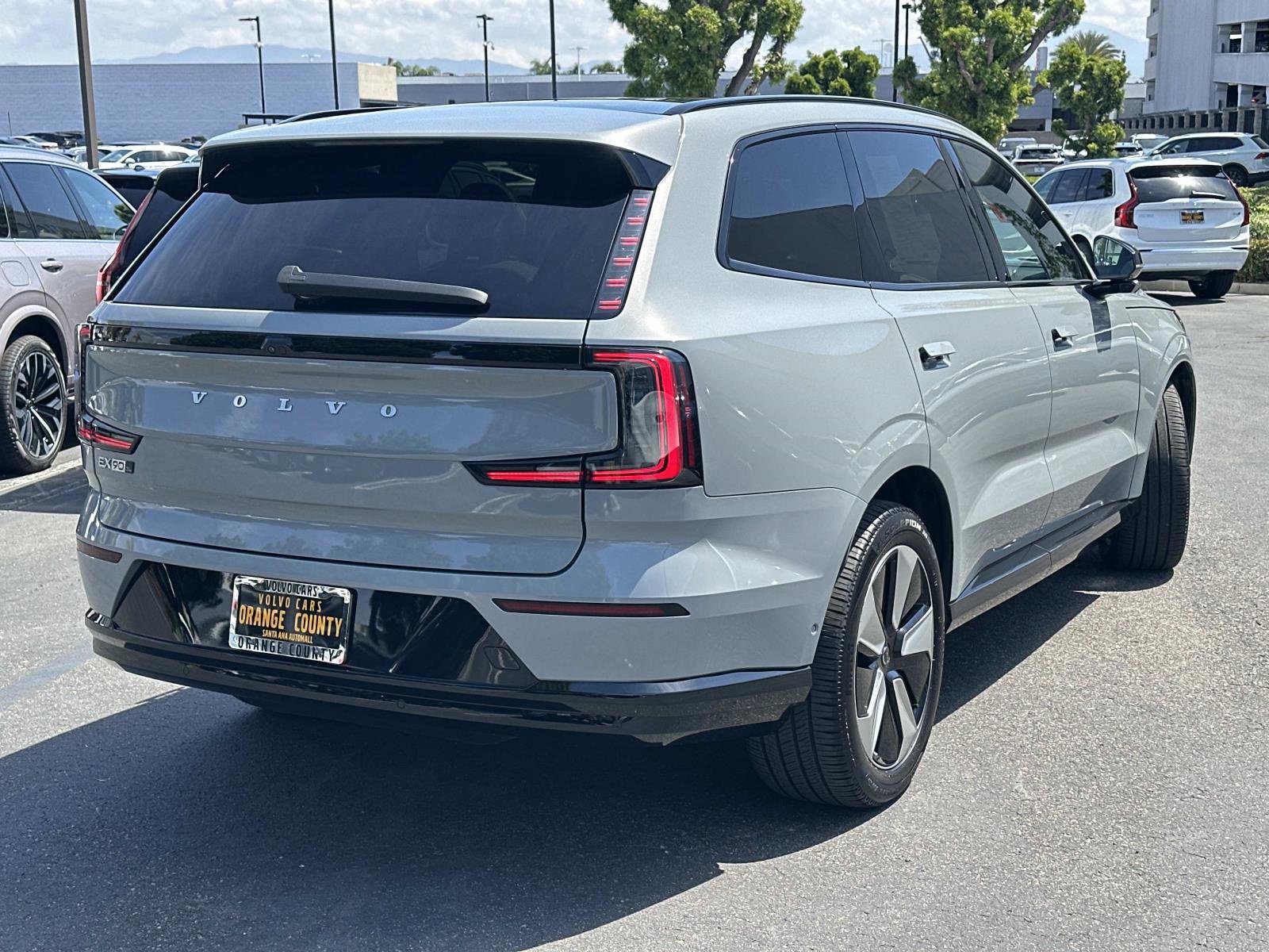 Certified 2025 Volvo EX90 Plus AWD/4WD image 4