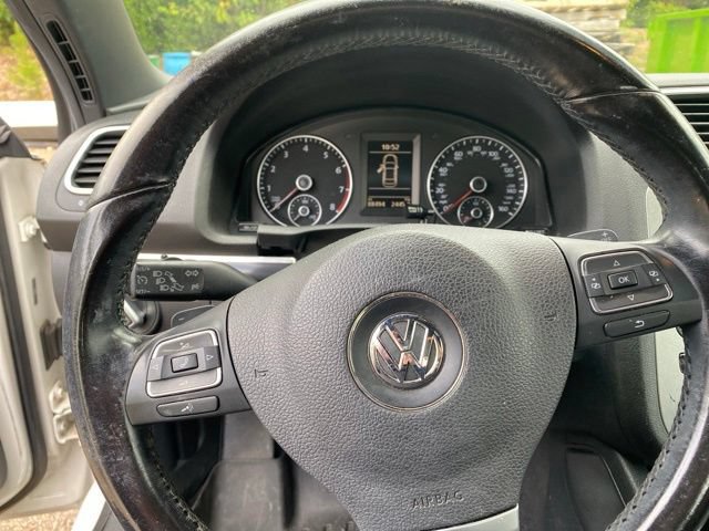 Used 2013 Volkswagen Eos FWD image 14