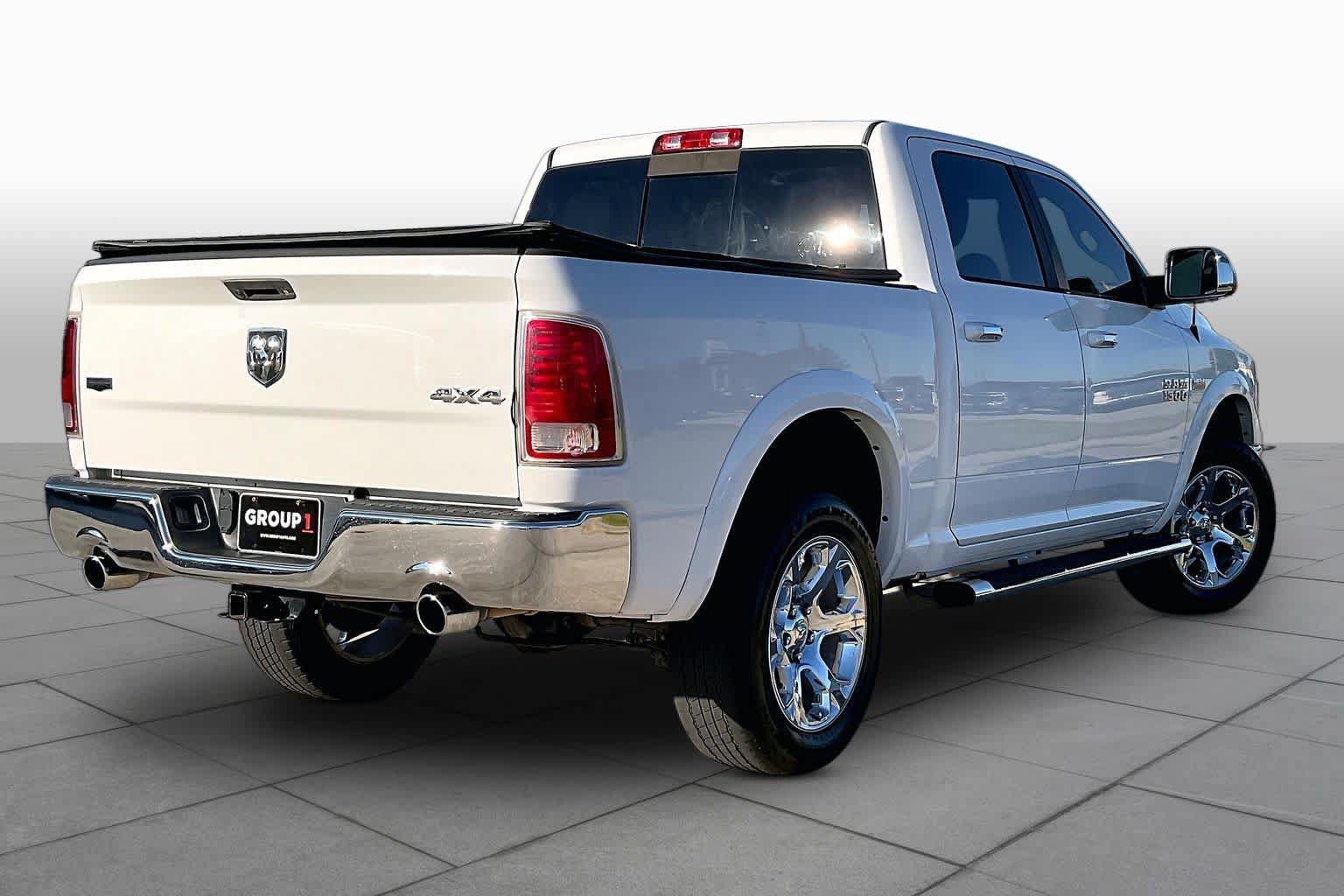 Used 2017 RAM 1500 Laramie AWD/4WD image 13