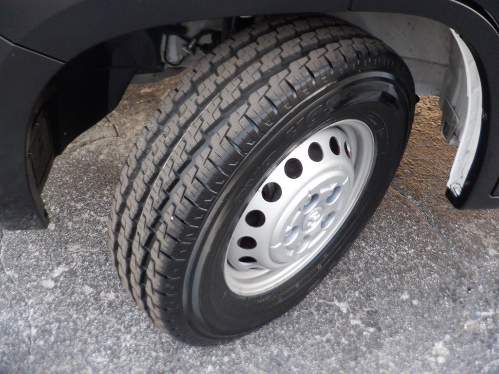 Used 2024 RAM ProMaster 2500 w/ Convenience Group image 15